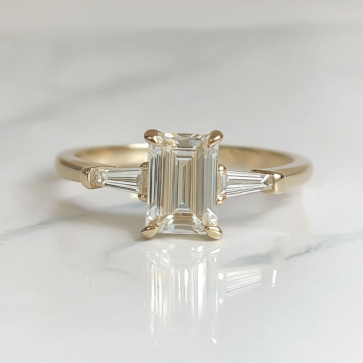 emerald diamond ring